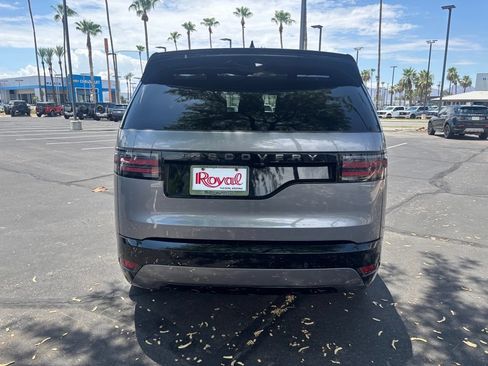 Used 2025 Land Rover Discovery Dynamic SE AWD/4WD image 18