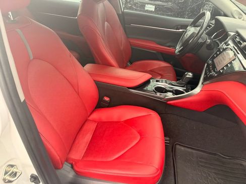 Used 2019 Toyota Camry XSE w/ Navigation Package FWD image 16