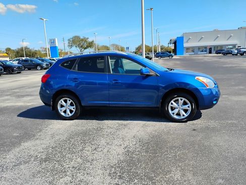 Used 2009 Nissan Rogue SL w/ Premium Pkg image 2