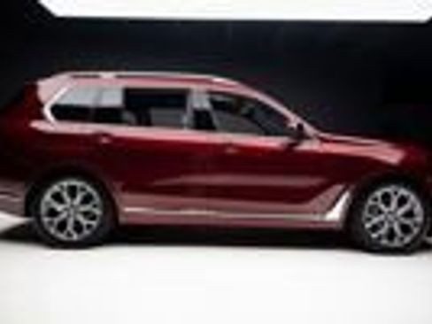 Used 2025 BMW X7 xDrive40i image 9