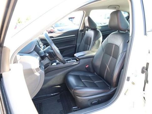 Certified 2024 Nissan Altima 2.5 SR FWD image 8