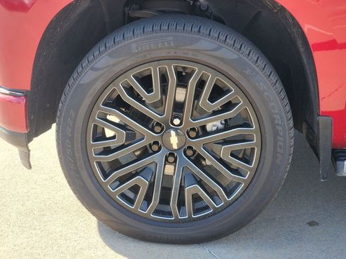 Used 2022 Chevrolet Silverado 1500 High Country w/ Technology Package image 15