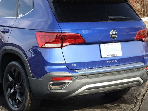 Used 2022 Volkswagen Taos SE w/ Panoramic Sunroof Package image 7