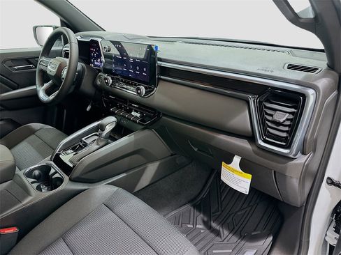 New 2026 GMC Canyon Elevation w/ Convenience Package image 30