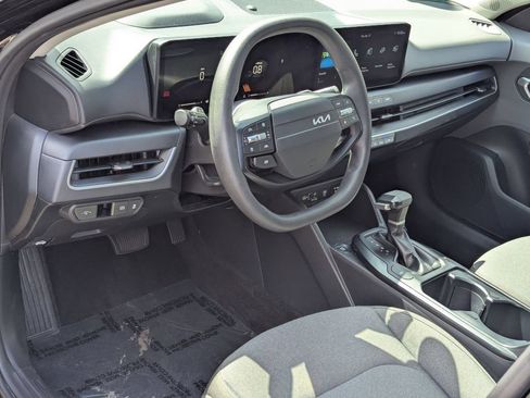 Used 2025 Kia K4 FWD image 16