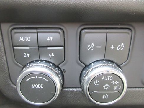 New 2026 GMC Yukon XL Elevation w/ Elevation Premium Package AWD/4WD image 18