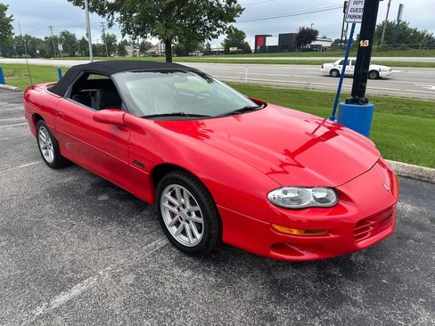 Used 2002 Chevrolet Camaro Z28 RWD image 2