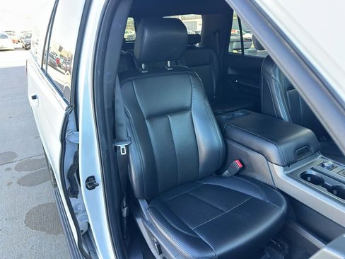 Used 2019 Ford Expedition Max XLT w/ Equipment Group 201A image 28