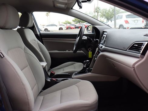 Used 2017 Hyundai Elantra SE FWD image 34