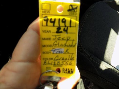 Certified 2024 Jeep Gladiator Sport image 36