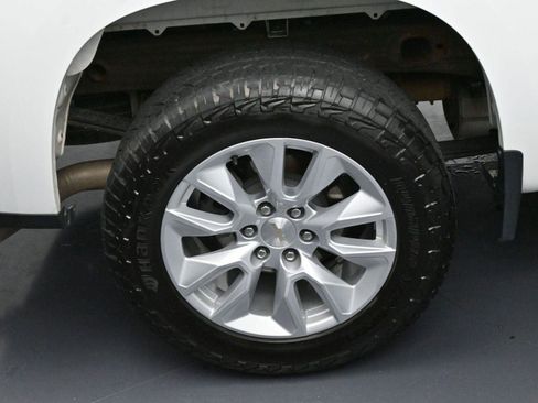 Used 2022 Chevrolet Silverado 1500 Custom w/ Safety Confidence Package image 31