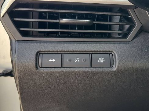 Used 2024 Nissan Altima 2.5 SV FWD image 25