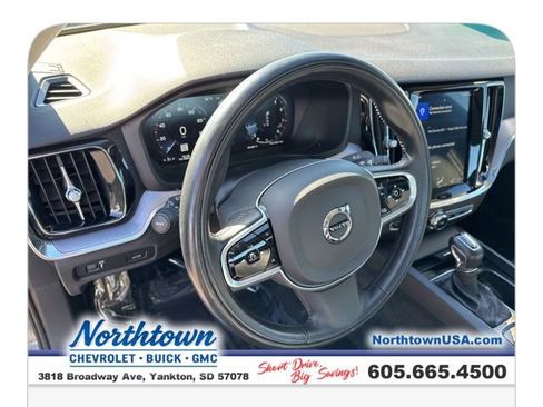 Used 2020 Volvo S60 T6 Momentum image 12
