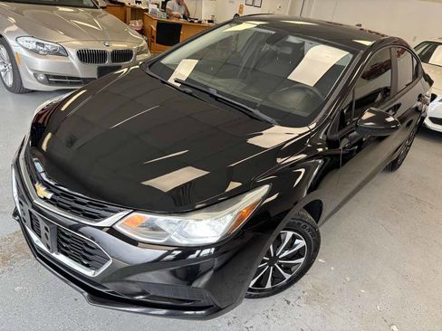 Used 2018 Chevrolet Cruze LS FWD image 9