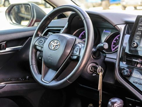 Used 2023 Toyota Camry SE FWD image 10
