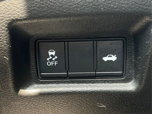 Used 2018 INFINITI Q50 Luxe w/ Essential Package (3.0T Luxe) AWD/4WD image 24