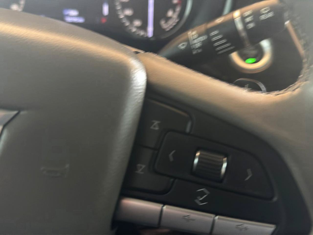 Used 2021 Cadillac XT6 Premium Luxury FWD image 34