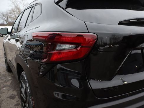 New 2026 Chevrolet Trax RS w/ Sunroof Package image 28