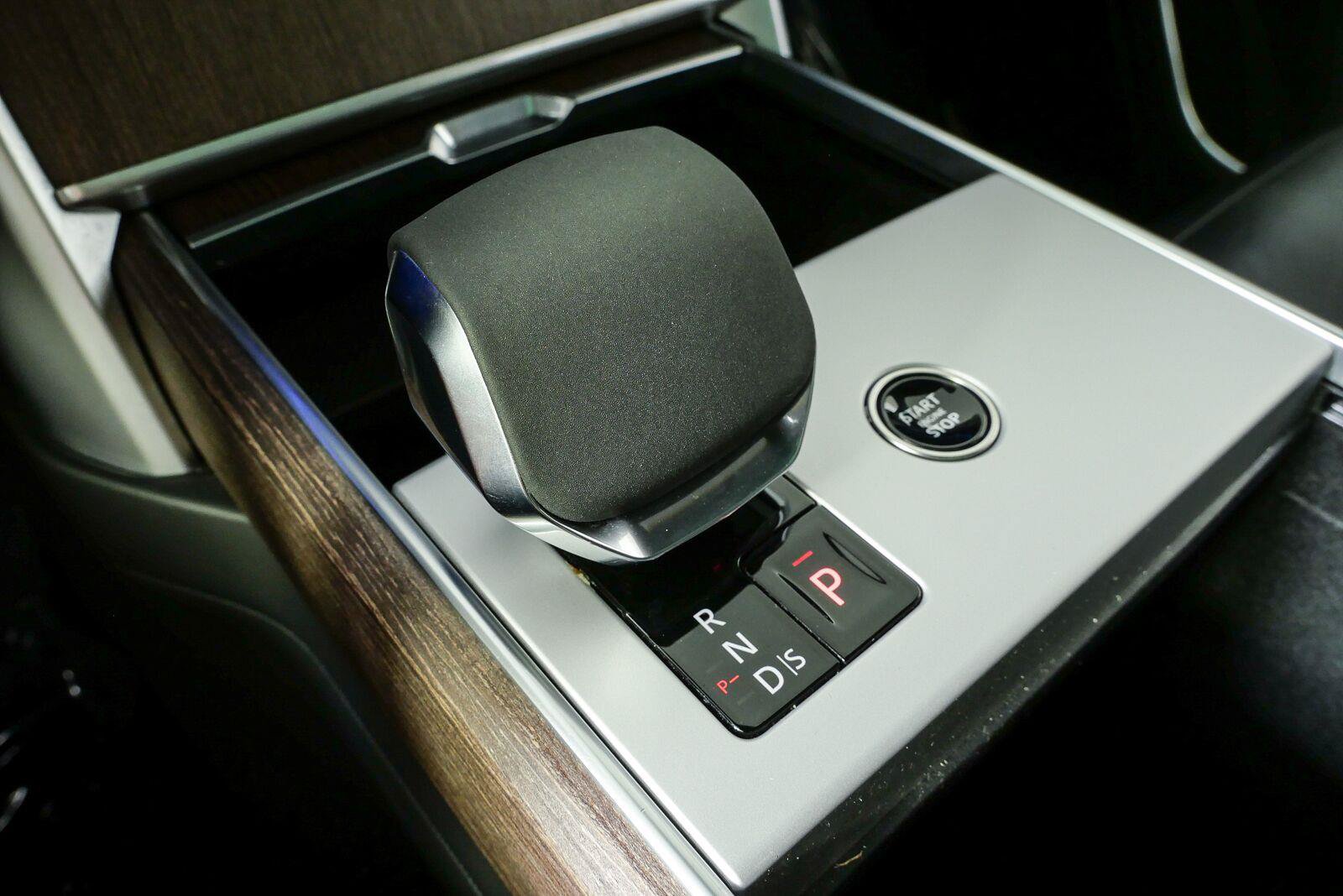 Used 2024 Land Rover Range Rover SE AWD/4WD image 20