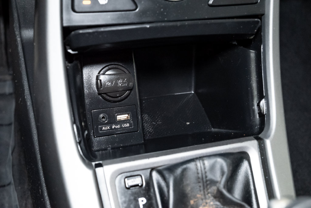 Used 2014 Hyundai Elantra SE w/ Option Group 02 FWD image 18