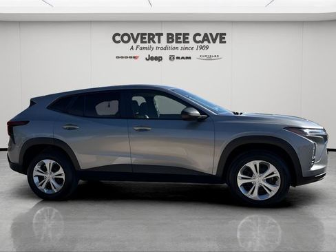 Used 2024 Chevrolet Trax LS w/ Driver Confidence Package image 11