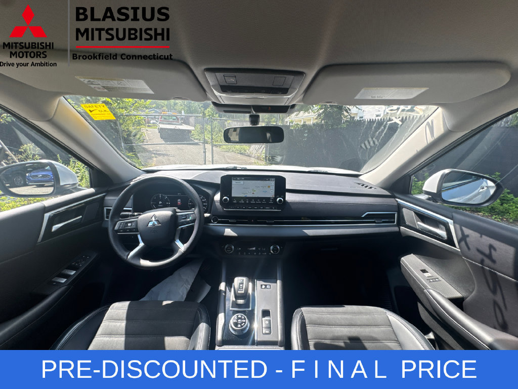 Used 2024 Mitsubishi Outlander 4WD Plug-In Hybrid image 33