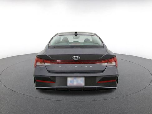 Used 2025 Hyundai Elantra SEL FWD image 8