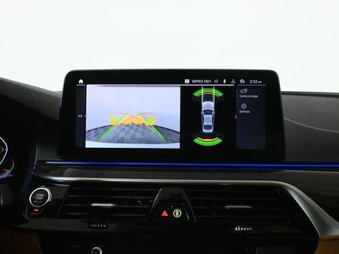 Certified 2022 BMW 530i xDrive w/ Convenience Package image 22