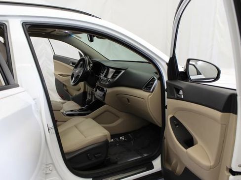 Used 2016 Hyundai Tucson Limited w/ Option Group 03 FWD image 23