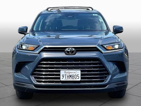 Used 2025 Toyota Grand Highlander AWD image 3
