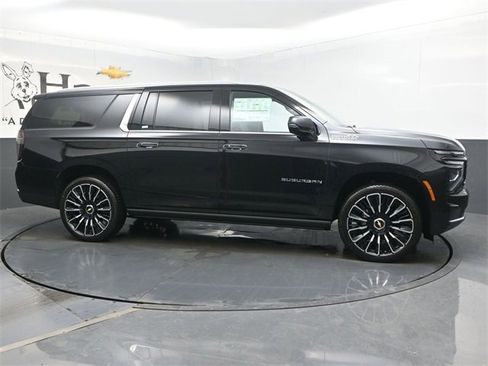 New 2026 Chevrolet Suburban High Country image 28