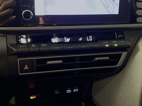 Used 2025 Toyota Camry LE w/ Convenience Package FWD image 26