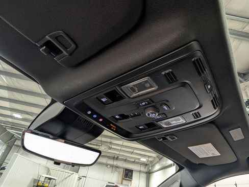 Used 2025 GMC Yukon XL AT4 w/ AT4 Premium Package image 52