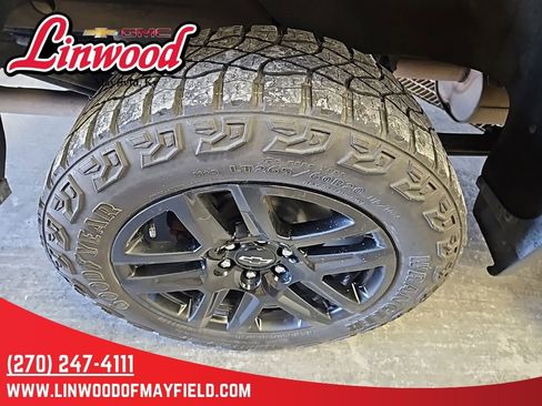 Used 2024 Chevrolet Silverado 1500 LT Trail Boss w/ Convenience Package II image 8