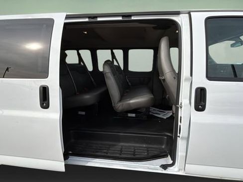 Used 2023 Chevrolet Express 3500 LS image 34