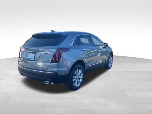 New 2025 Cadillac XT5 Luxury image 5