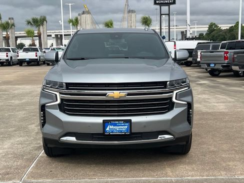 Used 2024 Chevrolet Tahoe LT RWD image 2