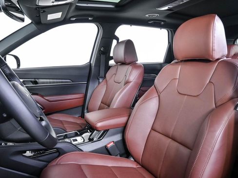 Used 2025 Kia Telluride SX FWD image 5