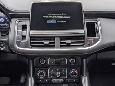 Used 2022 Chevrolet Tahoe LT w/ LT Signature Package image 18