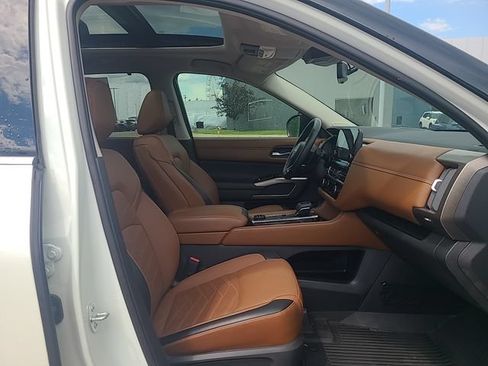 Used 2023 Nissan Pathfinder Platinum AWD/4WD image 30