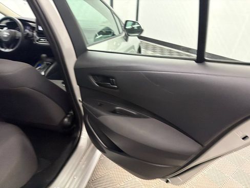 Used 2024 Toyota Corolla LE w/ LE Convenience Package FWD image 16
