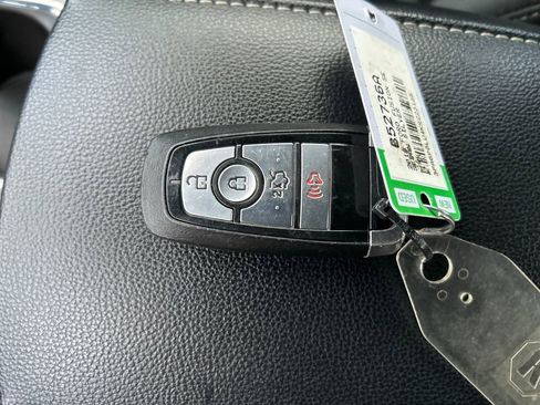 Used 2019 Ford Fusion SE image 20