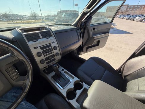 Used 2010 Ford Escape XLT image 15