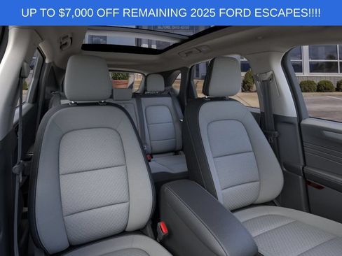 New 2025 Ford Escape Active w/ Cold Weather Package AWD/4WD image 10