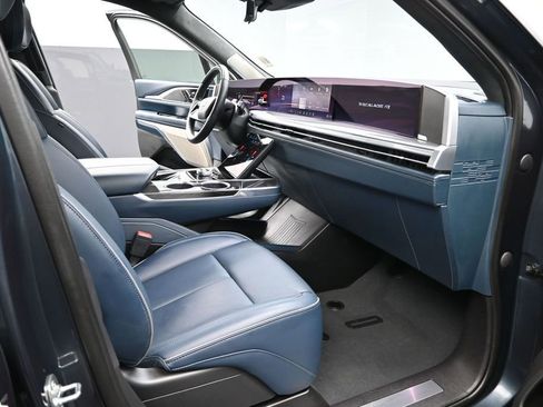 Certified 2026 Cadillac Escalade IQ Sport 2 AWD/4WD image 22