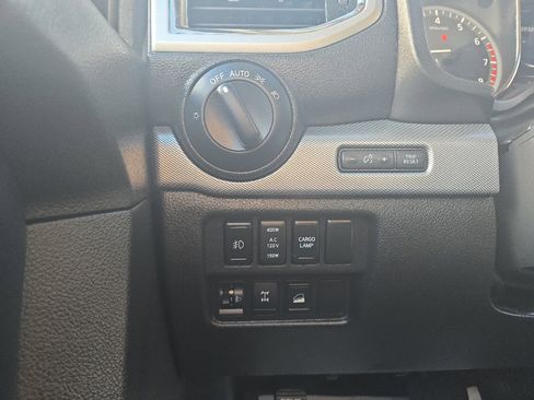 Used 2017 Nissan Titan PRO-4X image 24