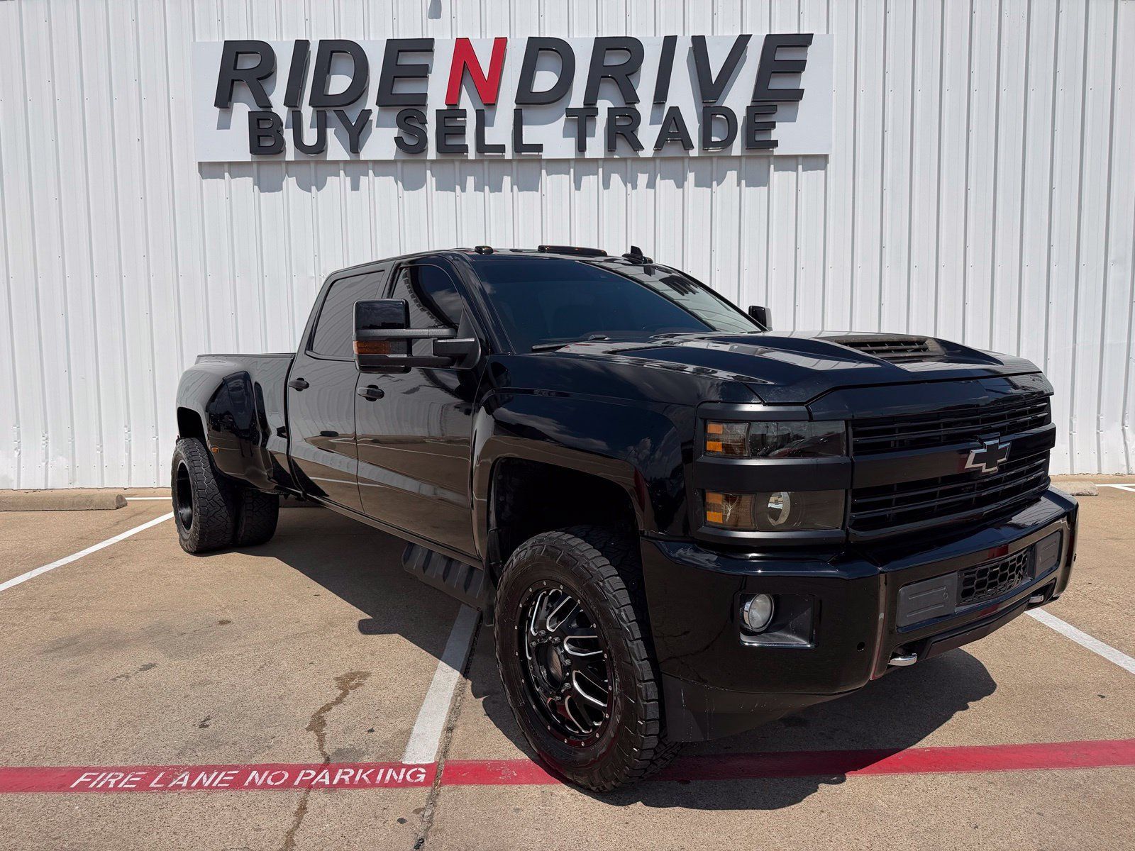 Used 2019 Chevrolet Silverado 3500 High Country w/ Duramax Plus Package AWD/4WD image 10