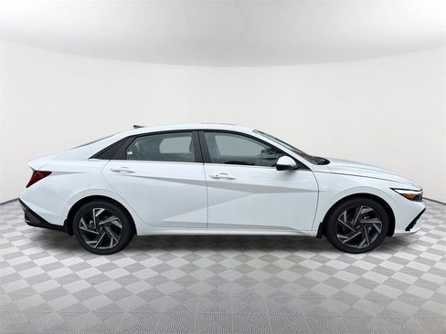 New 2026 Hyundai Elantra Limited image 4