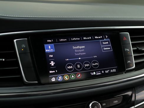 Used 2022 Buick Enclave Essence w/ Experience Buick Package image 11