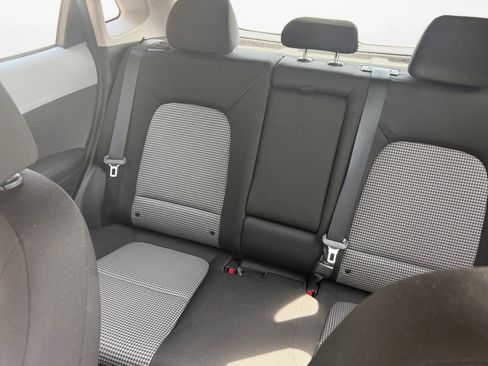 Used 2019 Hyundai Kona SE FWD image 15